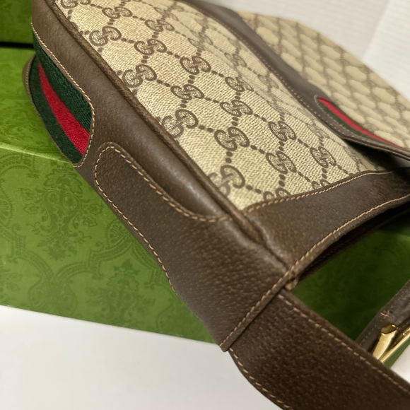 Authentic Gucci Supreme Sherry Line Leather Shoulder Bag. - Picture 5 of 17